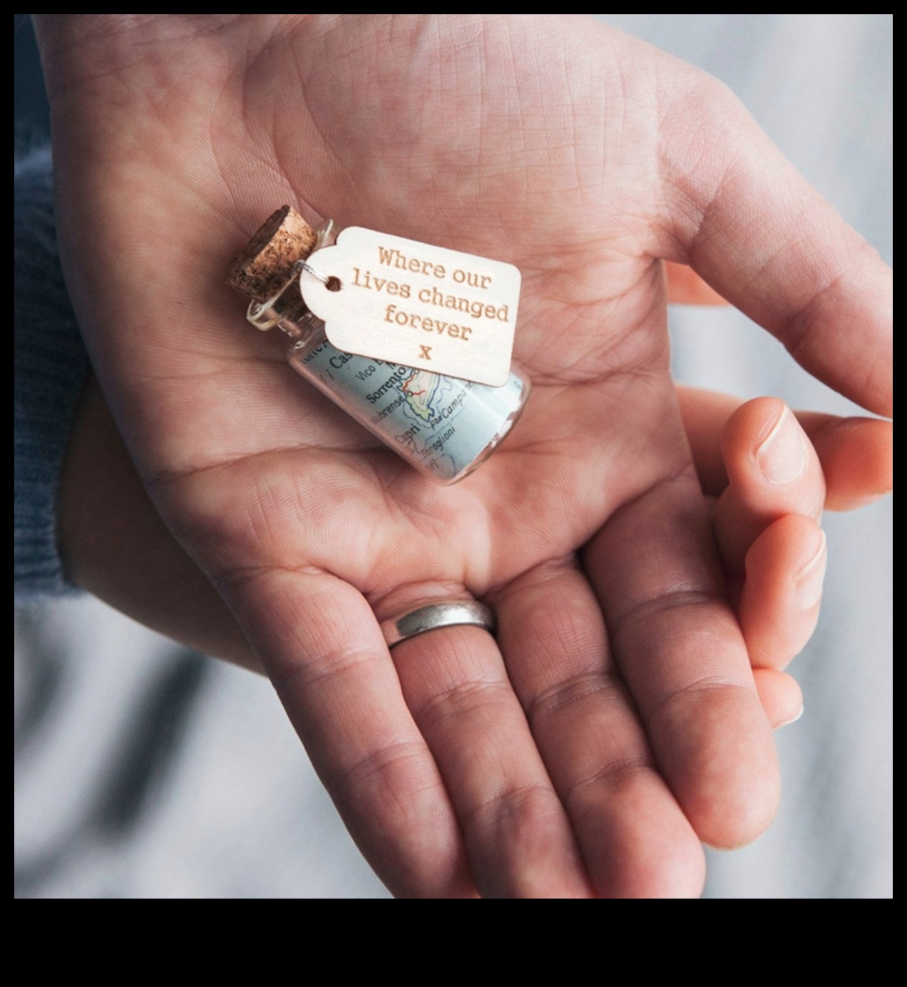 Sentimental Strokes: Cadouri personalizate pentru o Ziua Îndrăgostiților gânditoare