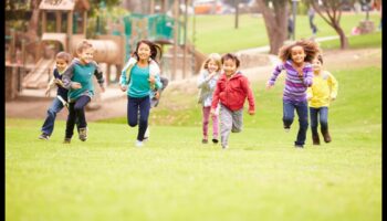 Funky Freeze Tag Fitness: Joc clasic plin de exerciții